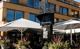 Pop House Hotel